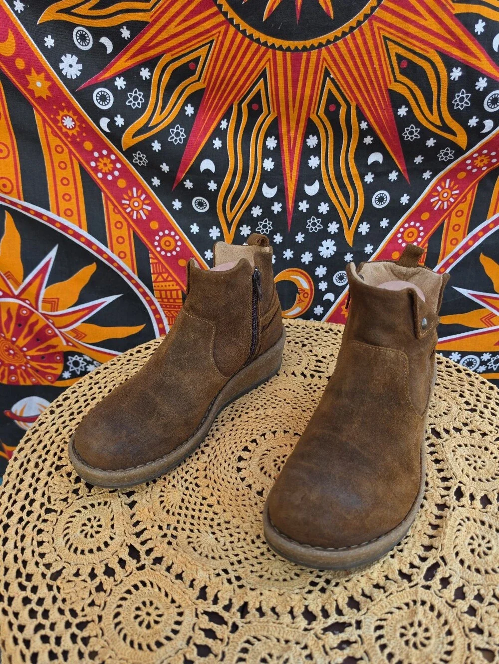 Børn Women’s US 9 EU 40 Brown Suede Leather Ankle Boots Side Zip Boho